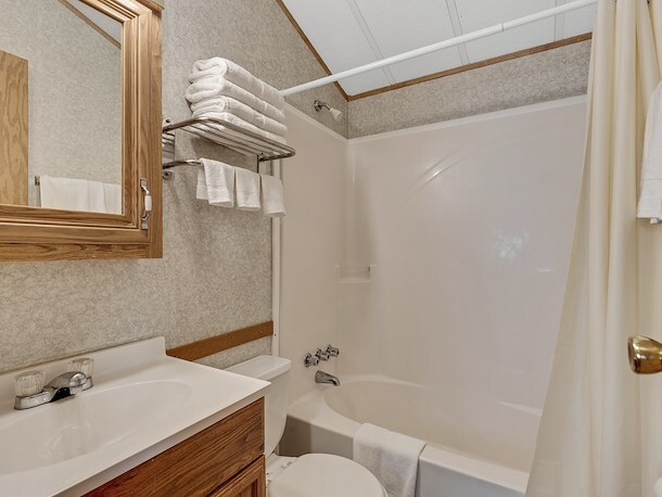 Cottage-2 Bedroom at Jellystone Park Eureka - 5