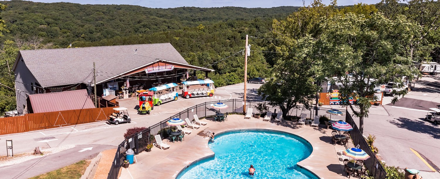 Jellystone Park™ St. Louis Eureka hero banner