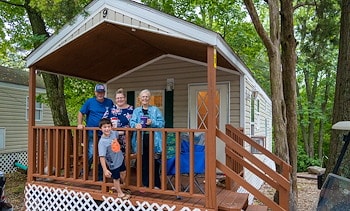 Lodging at Jellystone Park™ St. Louis Eureka
