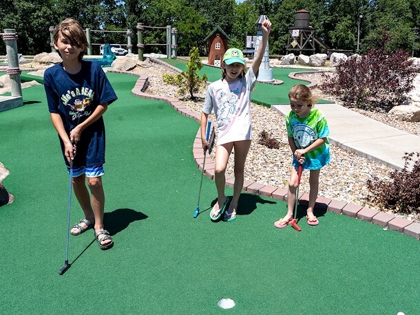 Mini Golf Jellystone Park™