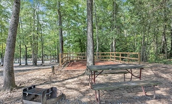 Tent Sites at Jellystone Park™ Pelahatchie