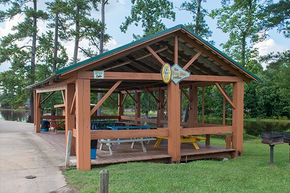 Pavillion in Jellystone Park™ Plymouth
