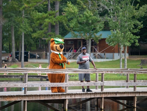 Fishing at Jellystone Park™ Pelahatchie