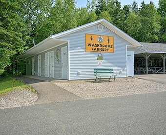 Washrooms and Showers in Jellystone Park™ Woodstock