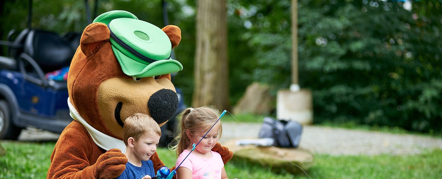 Character Interactions at Jellystone Park™ Cherokee