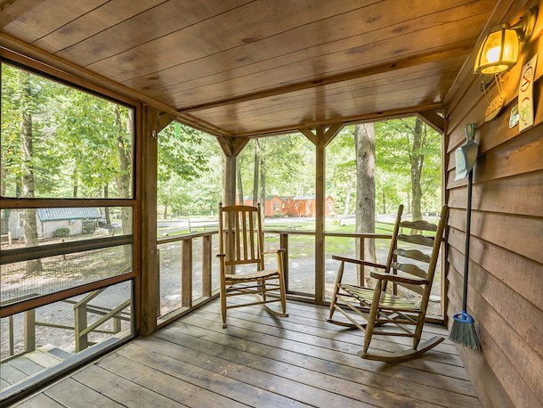 Cherokee Cabins Off-River - 6