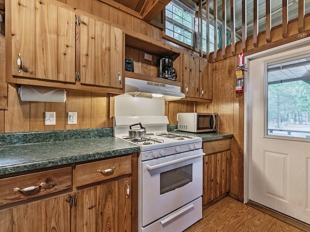 Cherokee Cabins Off-River - 3