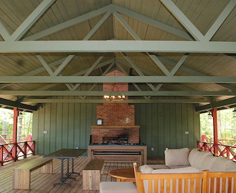 Mountain View Pavilion at Jellystone Park™ Golden Valley