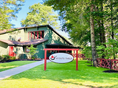 Scout’s Table at Jellystone Park™ Golden Valley