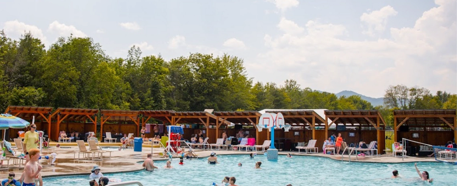 Jellystone Park™ Glen Ellis Hero Banner