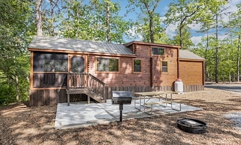 Lodging at Jellystone Park™ South Jersey