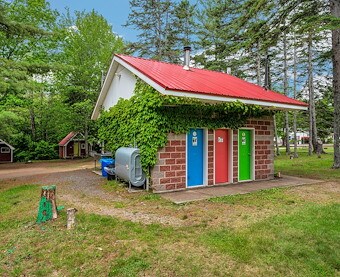 Washrooms at Jellystone Park™ Nova Scotia