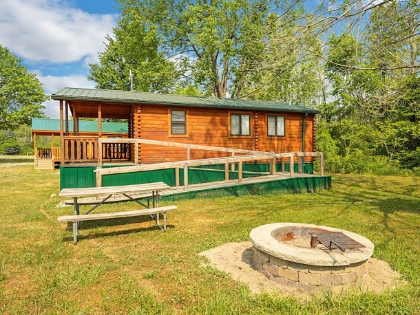 4 Night Weekday Savings - Cabins and Camper Rentals