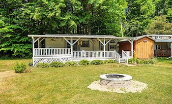 Lodging at Jellystone Park Chautauqua