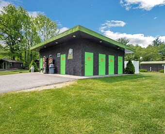 Restroom and Shower Facilities at Jellystone Park™ Catskills Region