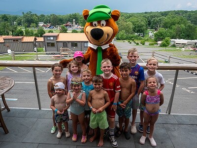Become BFFs (Bear Friends Forever) at Jellystone Park™ Hudson Valley