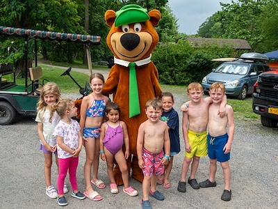 Become BFFs (Bear Friends Forever) at Jellystone Park™ Hudson Valley
