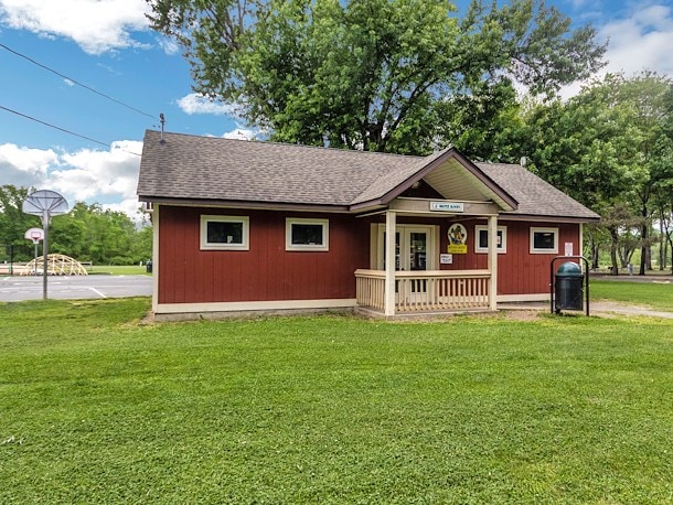 Arcade at Jellystone Park™ Hudson Valley
