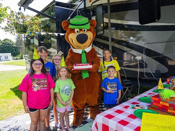 Deluxe Party at Jellystone Park™ Syracuse North
