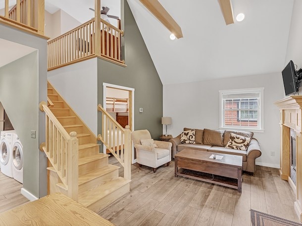 Hemlock Gorge Luxury Manors - 2