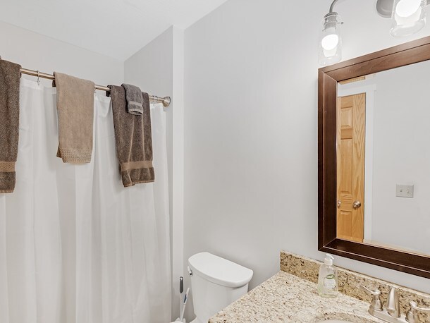 Hemlock Gorge Luxury Manors - 7