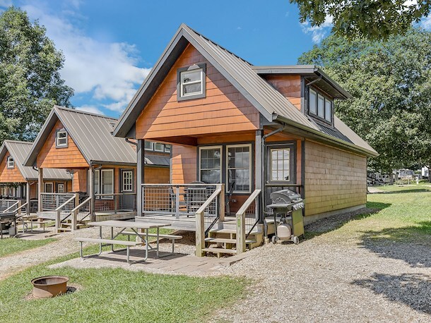 White Cedar Chateau - 1