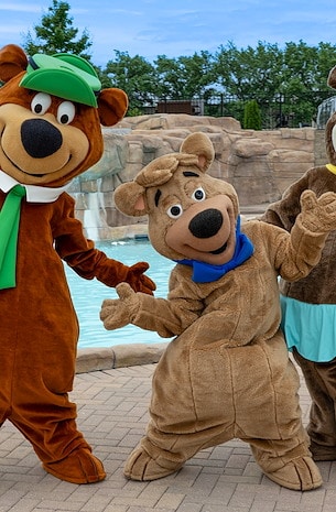 Character Interactions at Jellystone Park™ Cincinnati
