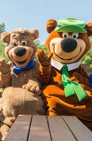 Character Interactions at Jellystone Park™ Cincinnati