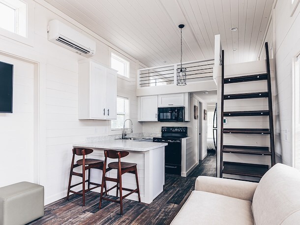 Boo Boo Cottage at Jellystone Park™ Cincinnati - 5