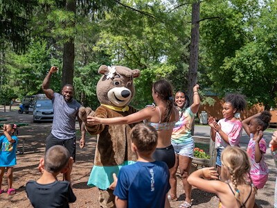 Dance Along with Cindy Bear