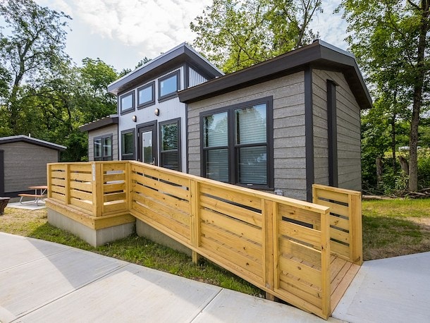 Yakky Doodle Cottage at Jellystone Park™ Cincinnati - 1