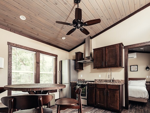 Yakky Doodle Cottage at Jellystone Park™ Cincinnati - 2