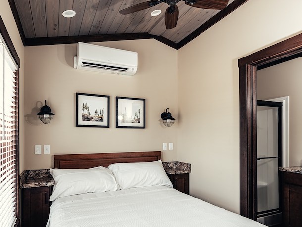 Yakky Doodle Cottage at Jellystone Park™ Cincinnati - 5