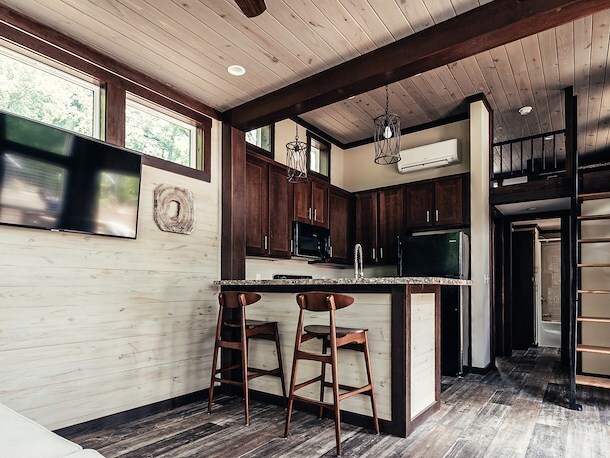 Cindy Bear Cottage at Jellystone Park™ Cincinnati - 2