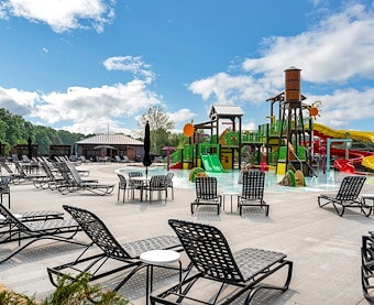 Cabanas in Jellystone Park™ Clay's Resort