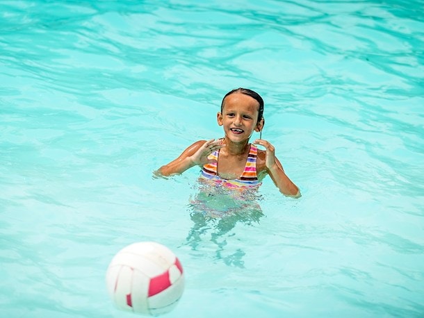 Swimming Pool of Jellystone Park™ Cleveland Sandusky