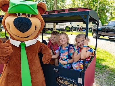 Become BFFs at Jellystone Park™ Columbus North