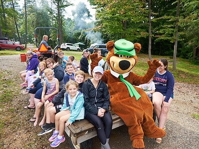 Become BFFs (Bear Friends Forever)!