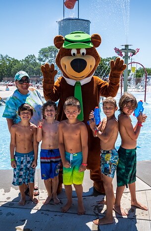 Character Interactions at Jellystone Park™ Keystone Lake