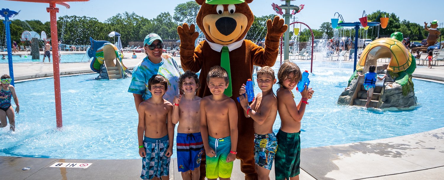 Character Interactions at Jellystone Park™ Keystone Lake