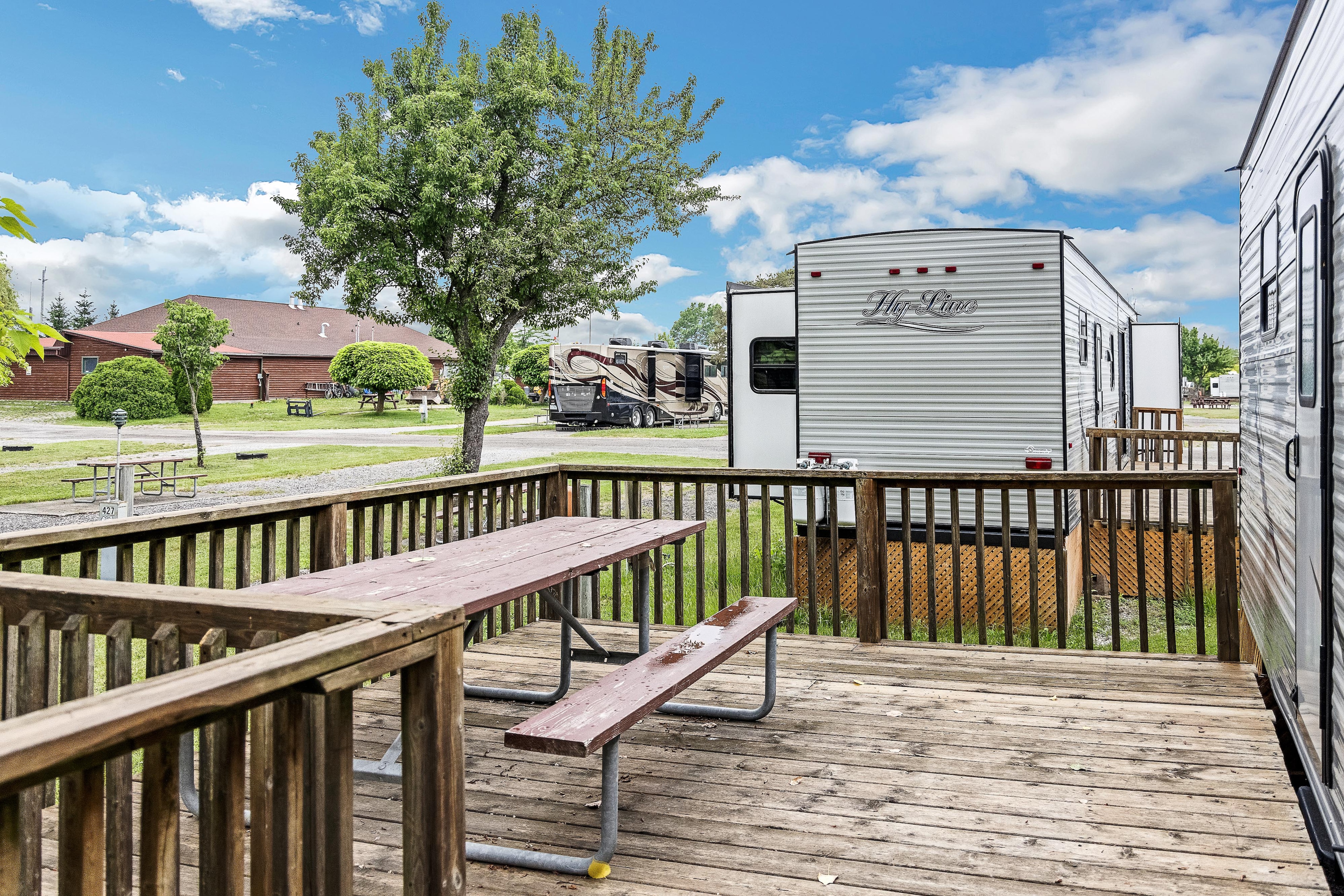Stay Your Way at Jellystone Park™ Niagara Falls