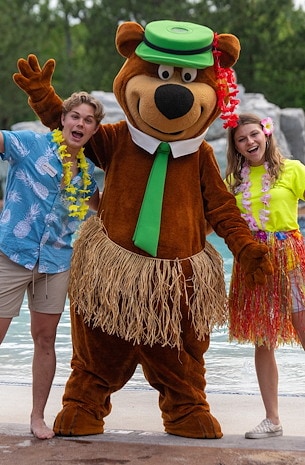 Hawaiian Luau at Jellystone Park™ Niagara Falls
