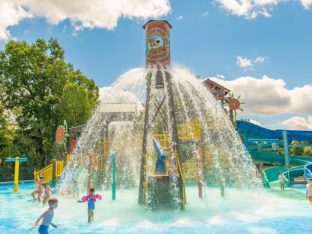 Splashpad at Jellystone Park™ Kozy Rest