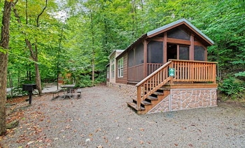 Lodging at Jellystone Park™ Mill Run