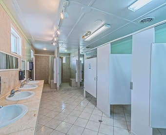 Bathhouses at Jellystone Park™ Milton