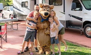 RV Sites at Jellystone Park™ Pelahatchie