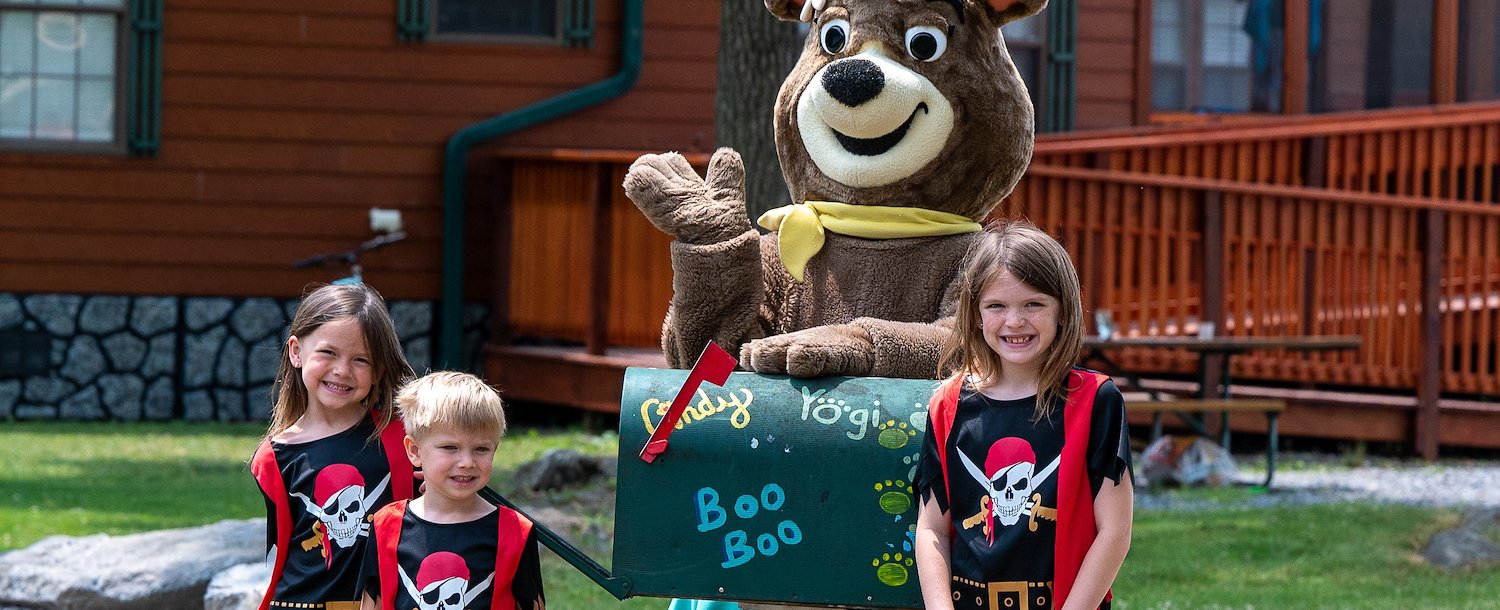 Pirate theme event at Jellystone Park™