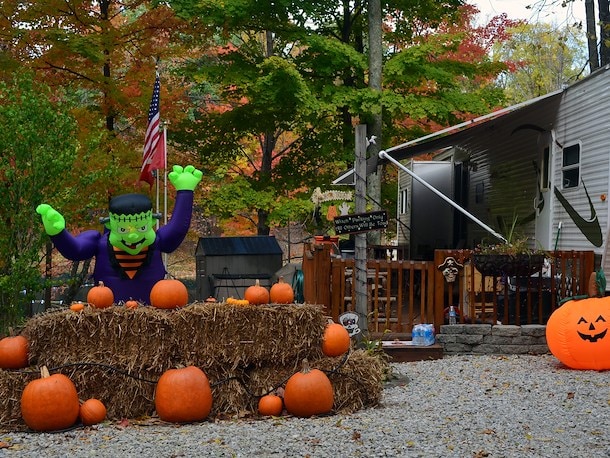 Extended Stays at Jellystone Park