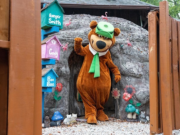 Wake Up, Yogi Bear!
