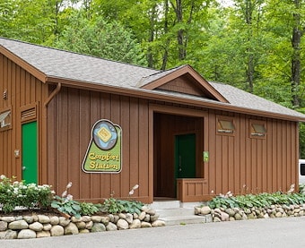 Comfort Stations at Jellystone Park™ Golden Valley